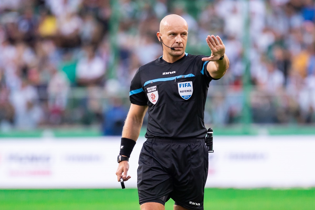 Marciniak poprowadzi mecz z udziałem Barcelony