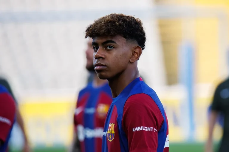 FC Barcelona Lamine Yamal 3
