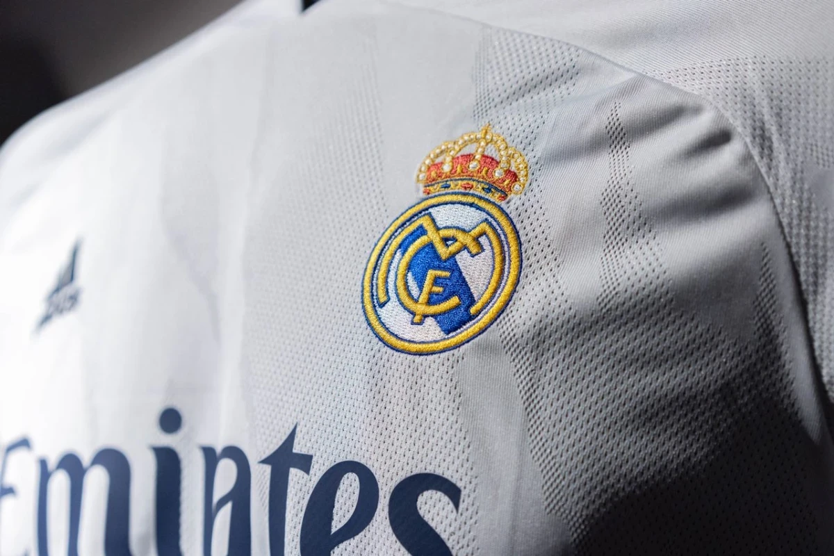 Real Madryt przedłuża umowę z adidas do lata 2034 – kontrakt wart około 120 mln euro za sezon