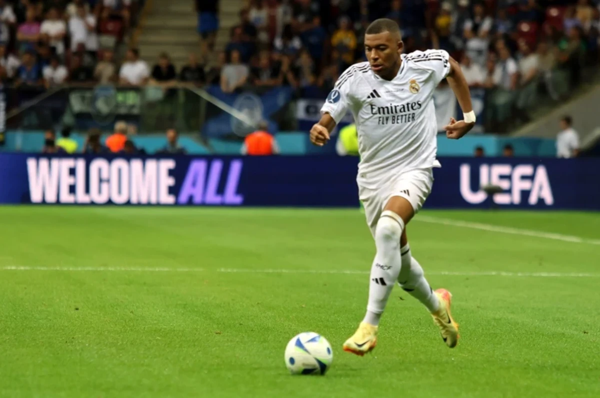 Daniel Riolo: Real Madryt miał poprosić Kyliana Mbappé o kłamstwo ws. badania niewłaściwego kolana