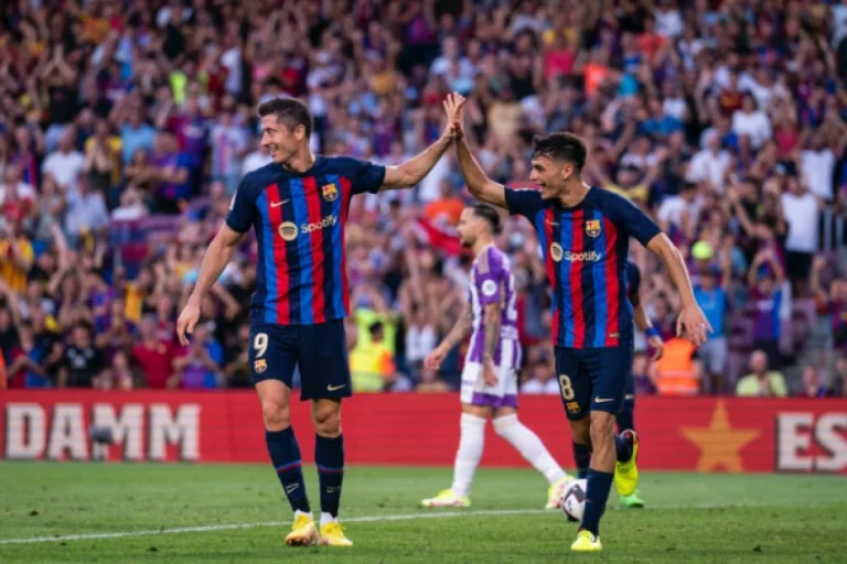 FC Barcelona - Robert Lewandowski Pedri
