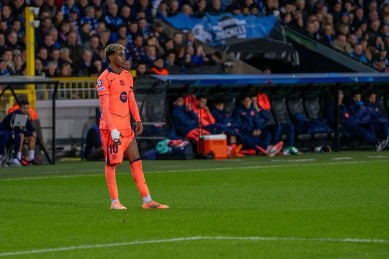 FC Barcelona - Lamine Yamal 9