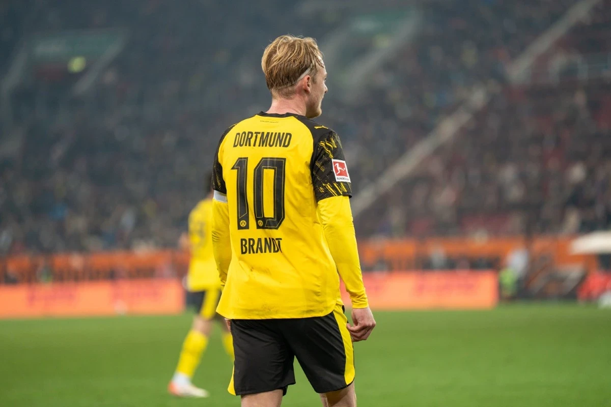 Arsenal i Barcelona zainteresowane Julianem Brandtem — pomocnik odejdzie z Borussii Dortmund jako wolny agent