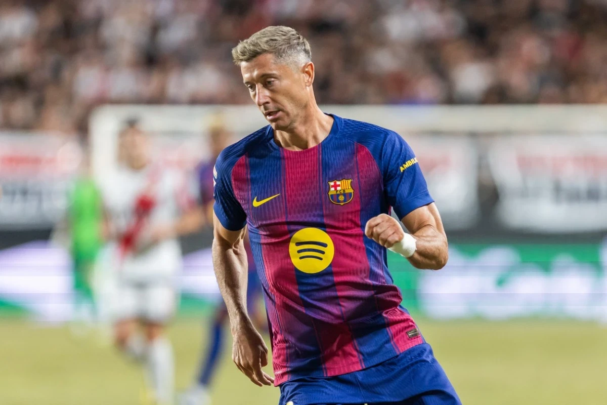 Barcelona stawia Lewandowskiemu warunek: 50% obniżki pensji i rola rezerwowego