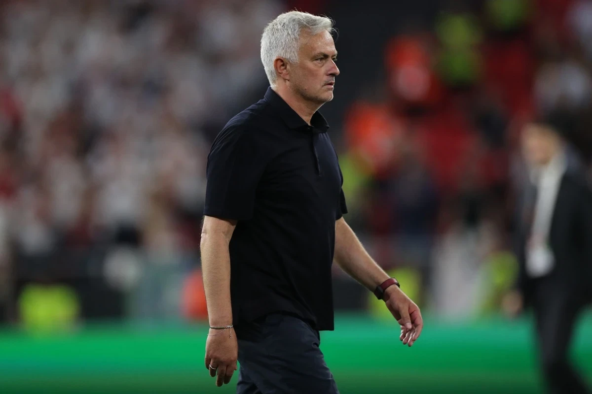 Mourinho blisko powrotu do Realu Madryt po porozumieniu z Benfiką i interwencji Jorge Mendesa