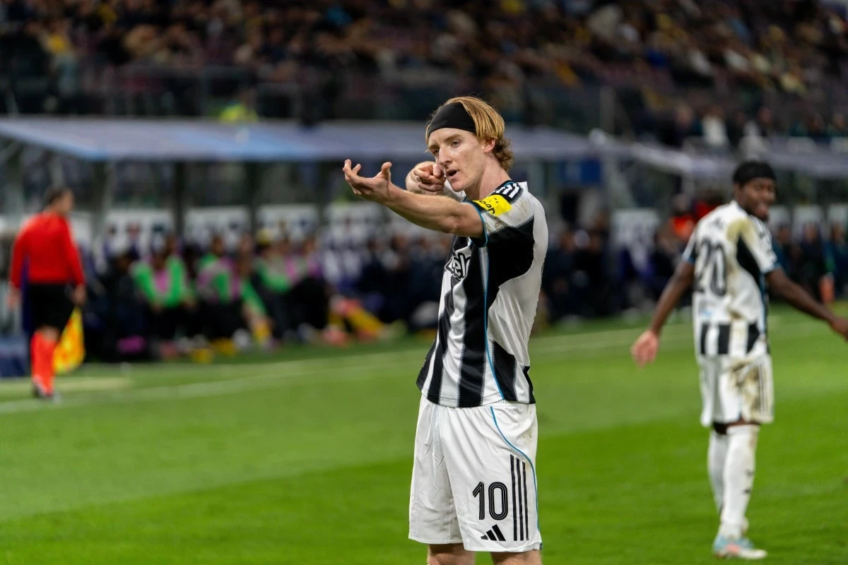 Anthony Gordon blisko Barcelony. Deco przyspiesza negocjacje z Newcastle